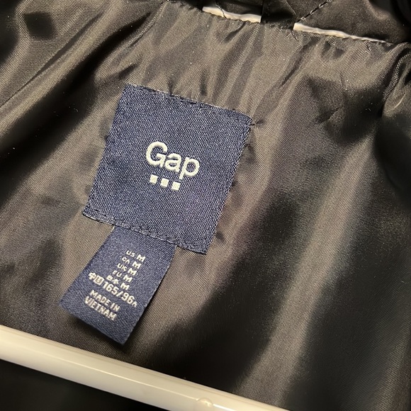 Pristine condition lightweight puffer vest - Picture 3 of 4